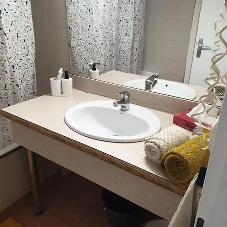 Appartement Equipe Proche Commerces + Parking Gratuit *